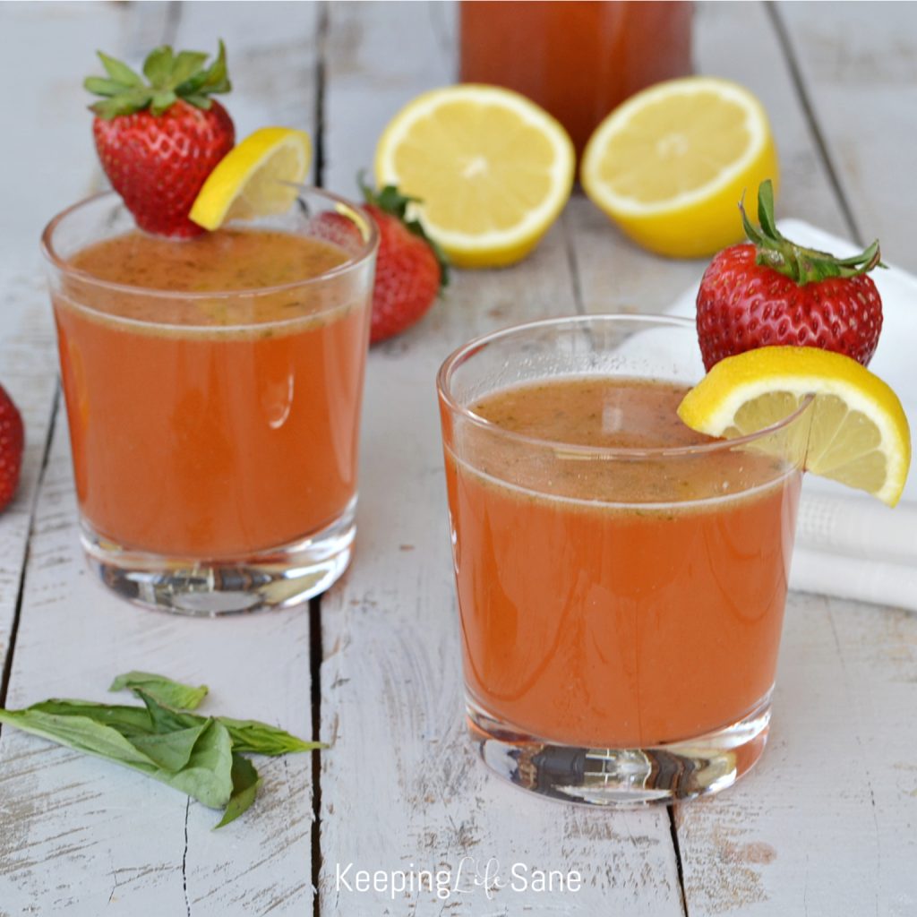 Strawberry lemonade mimosa recipe